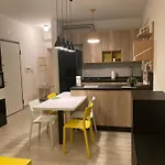 8380 Lory's House Apartman *