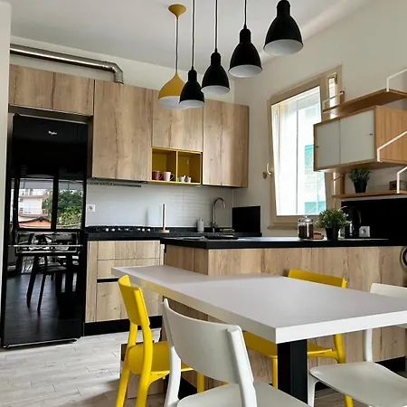 8380 Lory's House Apartman *